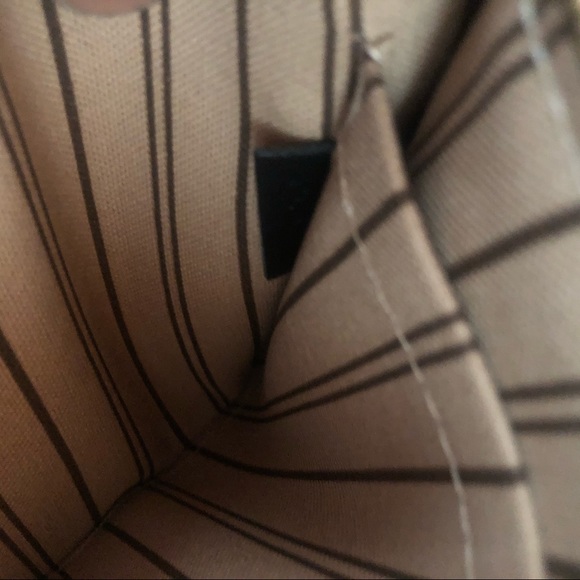 Louis Vuitton - Picture 12 of 16